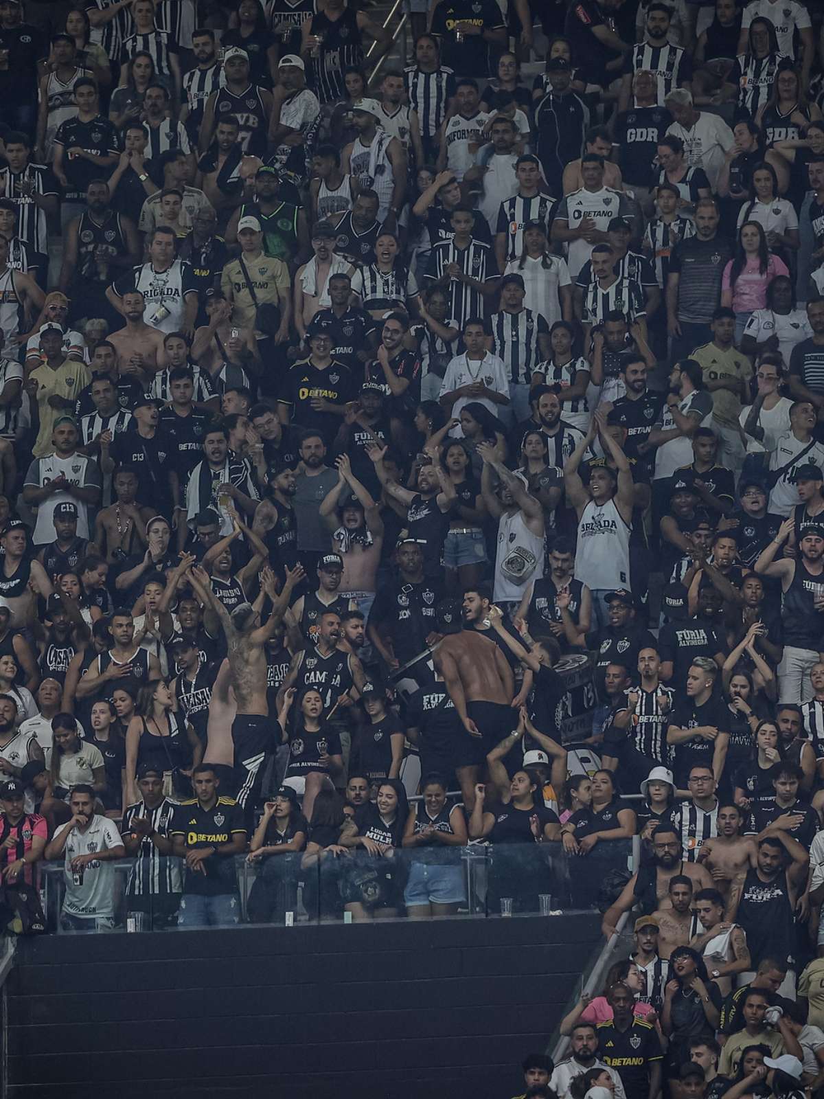 Atlético on X: Se liga, Massa! ⚠️ Hoje tem resgate de ingresso no app do  #Galo para o jogo da Libertadores desta quarta-feira. 📲 Baixe o aplicativo  Atlético Oficial ( complete o