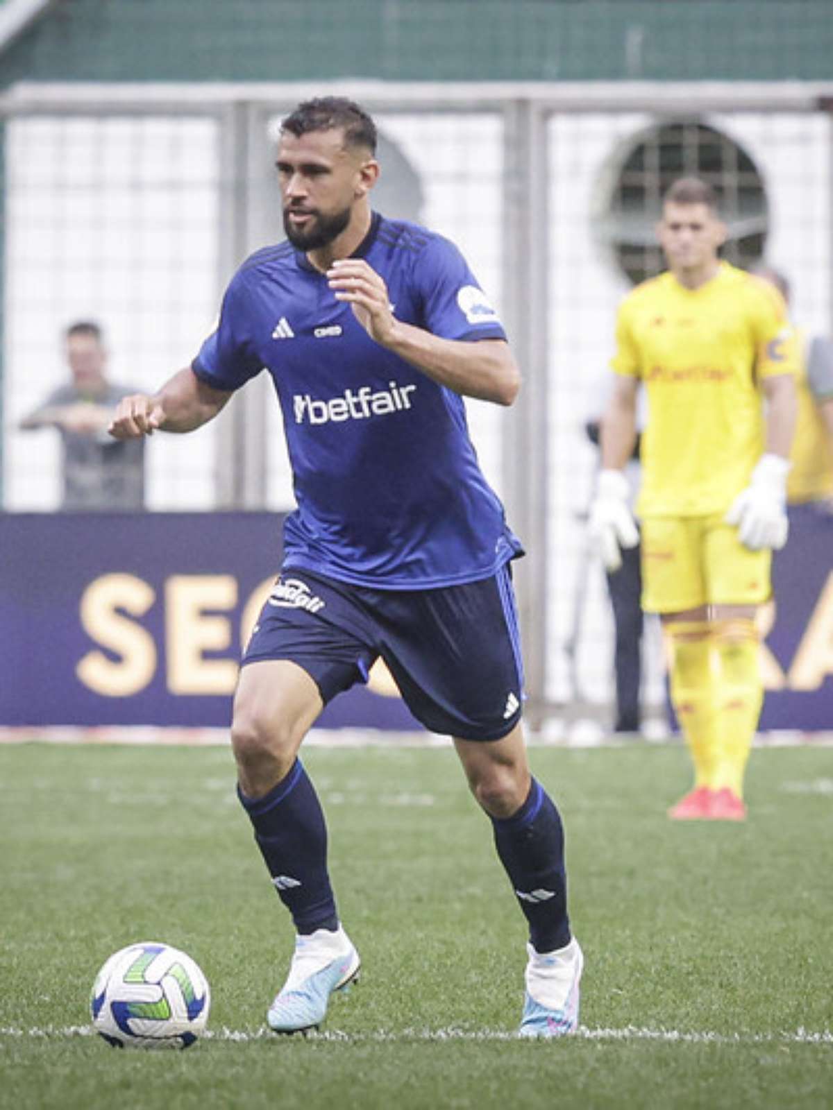 Luciano Castán valoriza ponto conquistado pelo Cruzeiro: 'Difícil