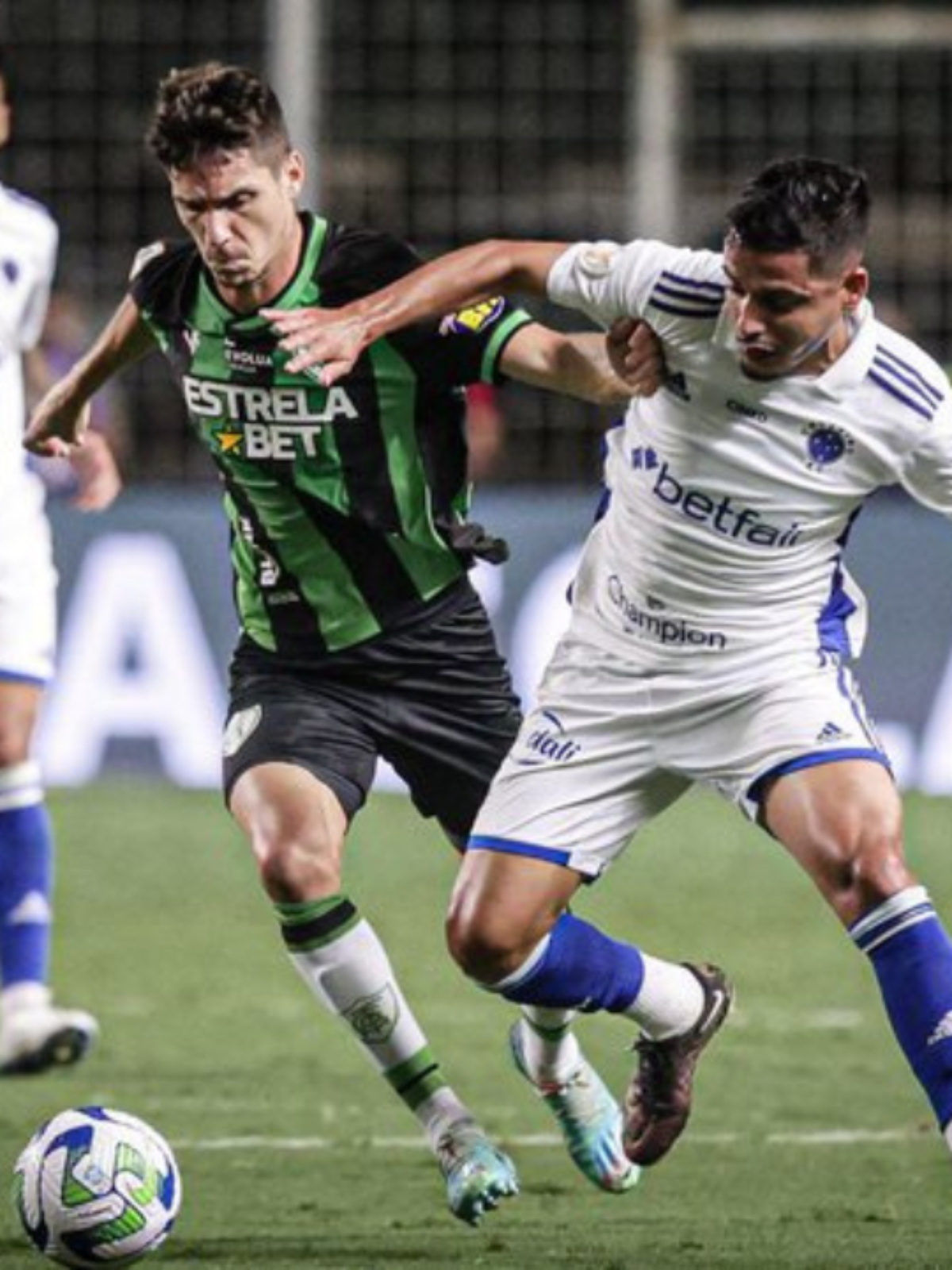 O Cabuloso voltou: América-MG e Cruzeiro fazem clássico em Brasília