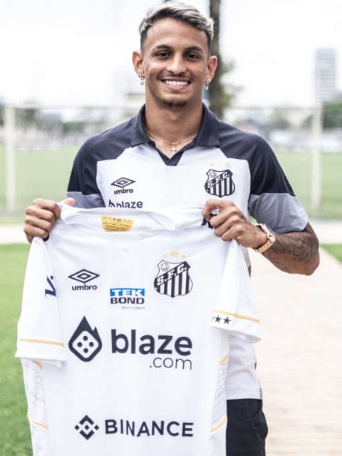 Santos tem interesse em renovar com Weslley Patati, joia observada por  Carille