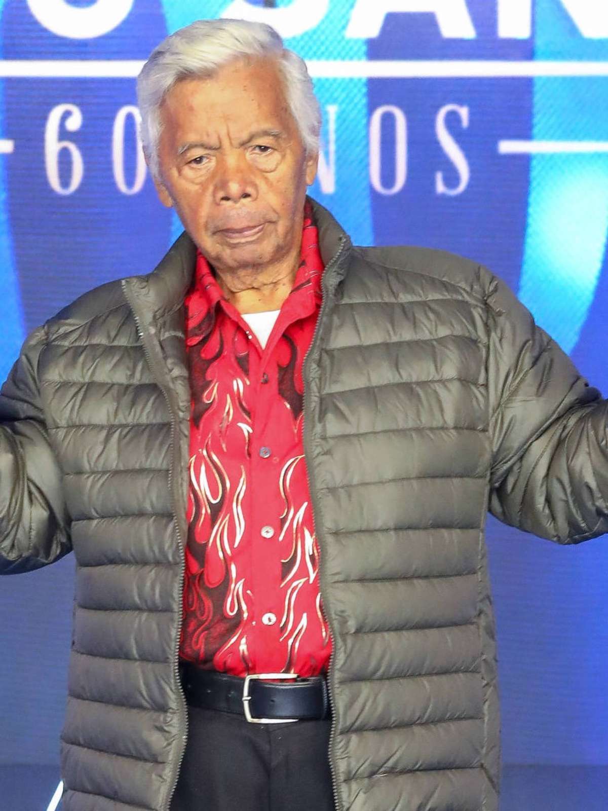 Veja estado de saúde de Roque, assistente de palco de Silvio Santos,  internado às pressas