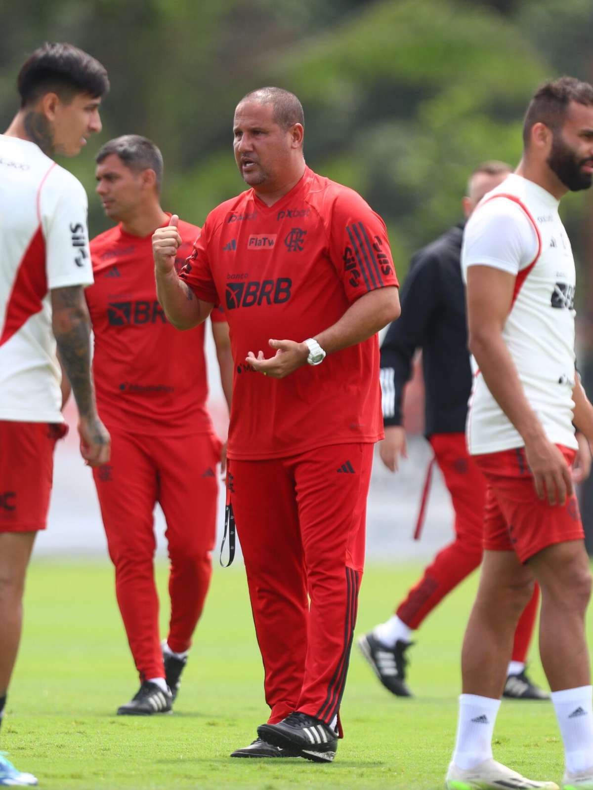 Joga no Bahia, o Corinthians o queria, agora está na mira do Flamengo para  2024