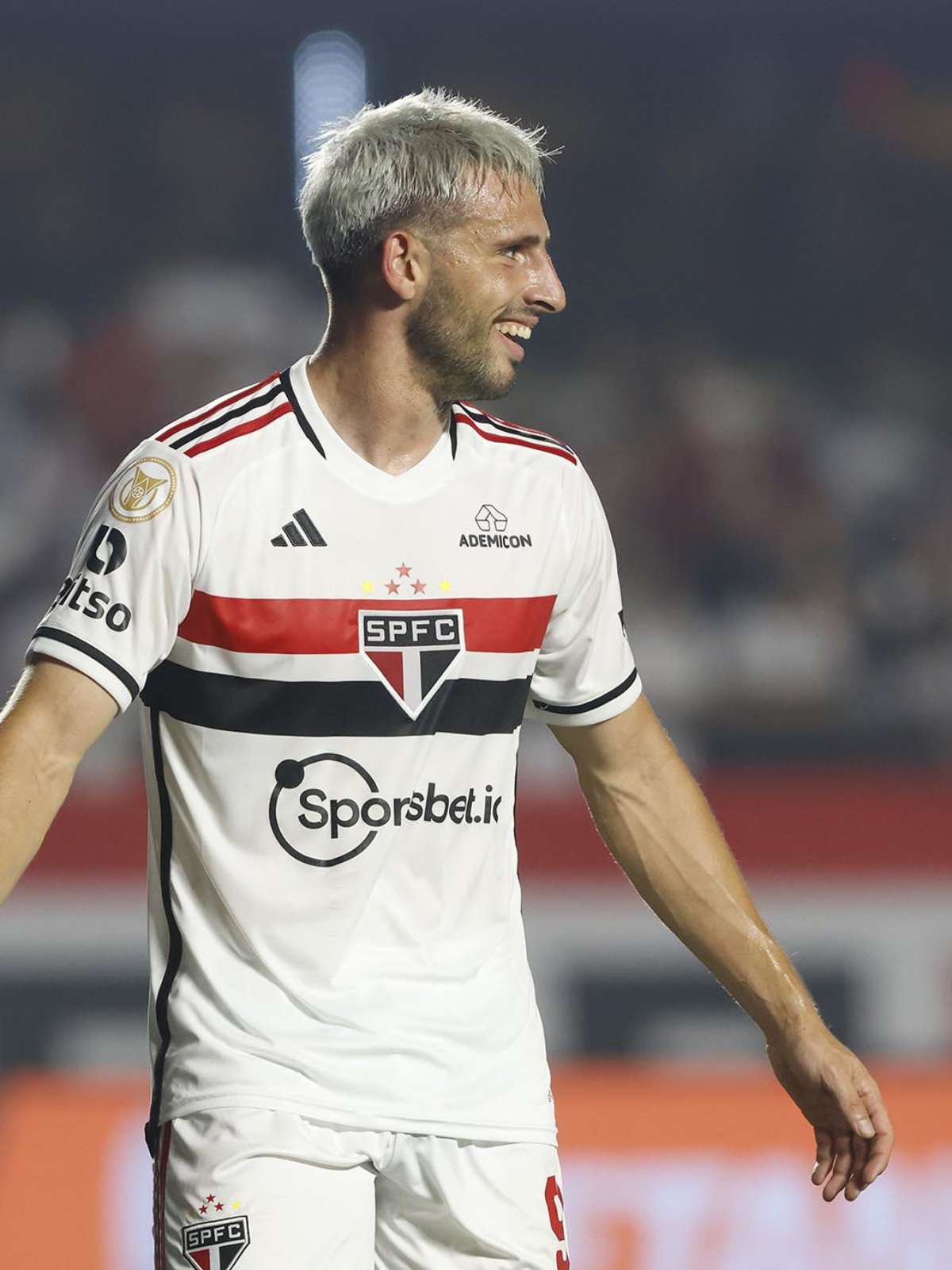 São Paulo estuda recuperação de Calleri, e cirurgia não é descartada