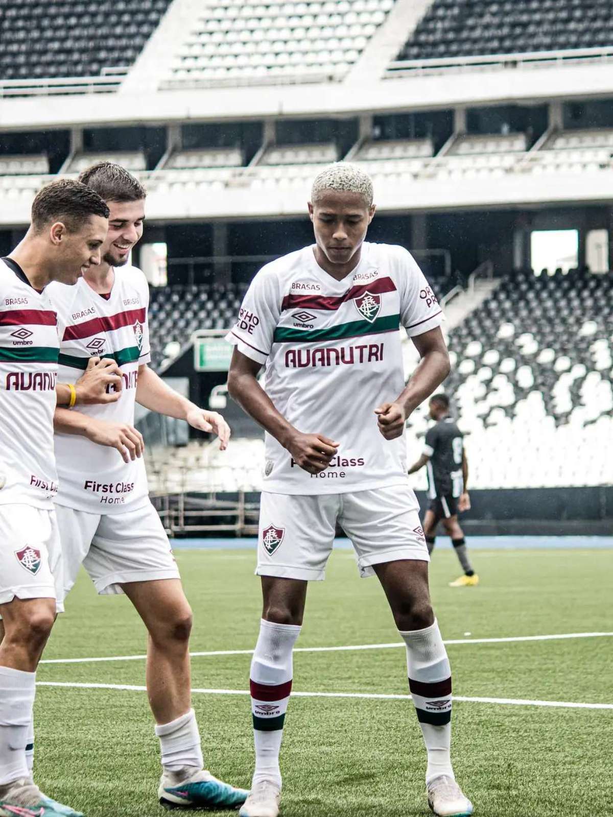 Com 14 gols em três jogos, Sub-14 garante vaga nas quartas da Nacional  Voltaço Cup — Fluminense Football Club