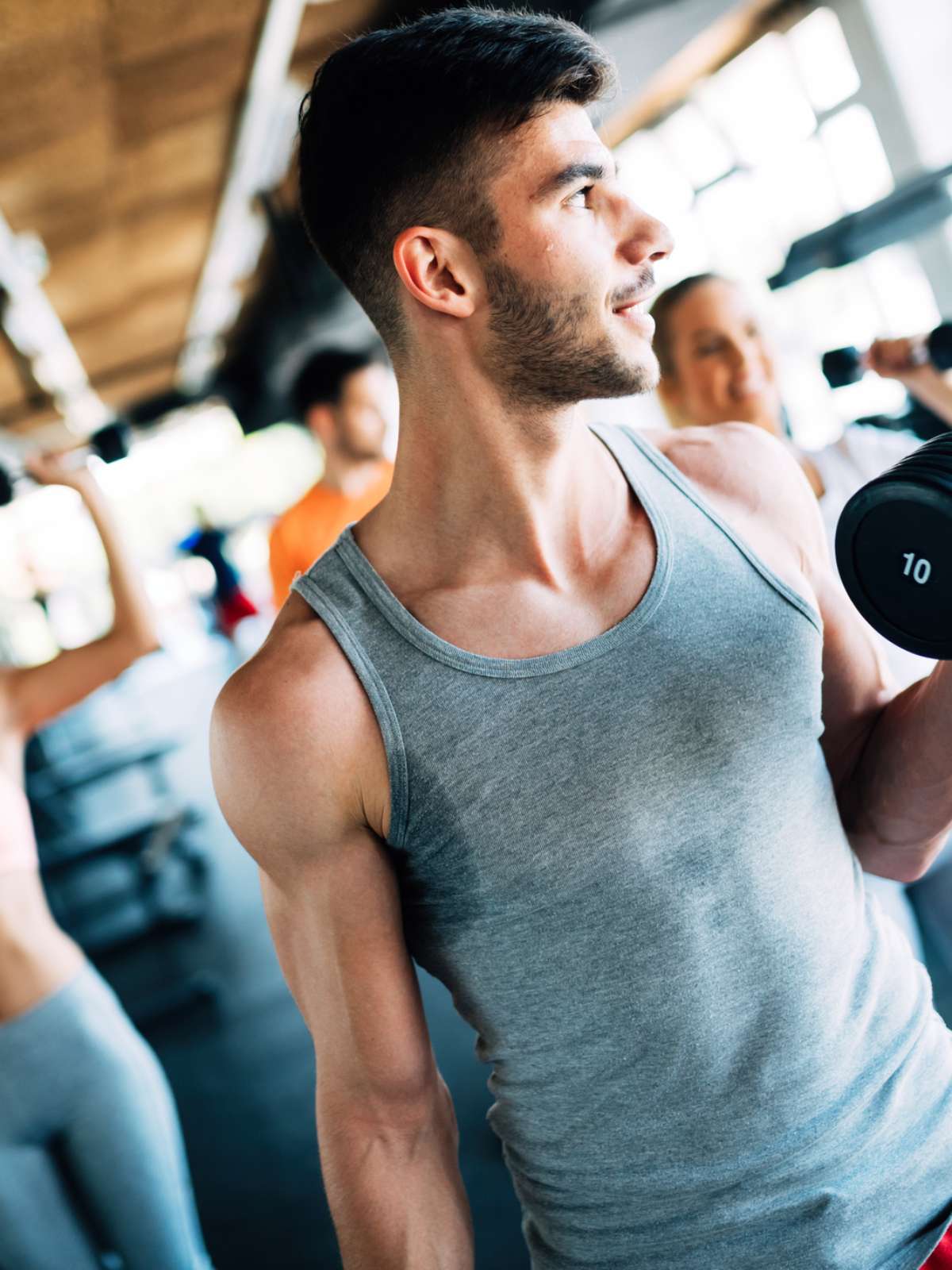 Treino pirâmide na musculação: o que é, como fazer e benefícios