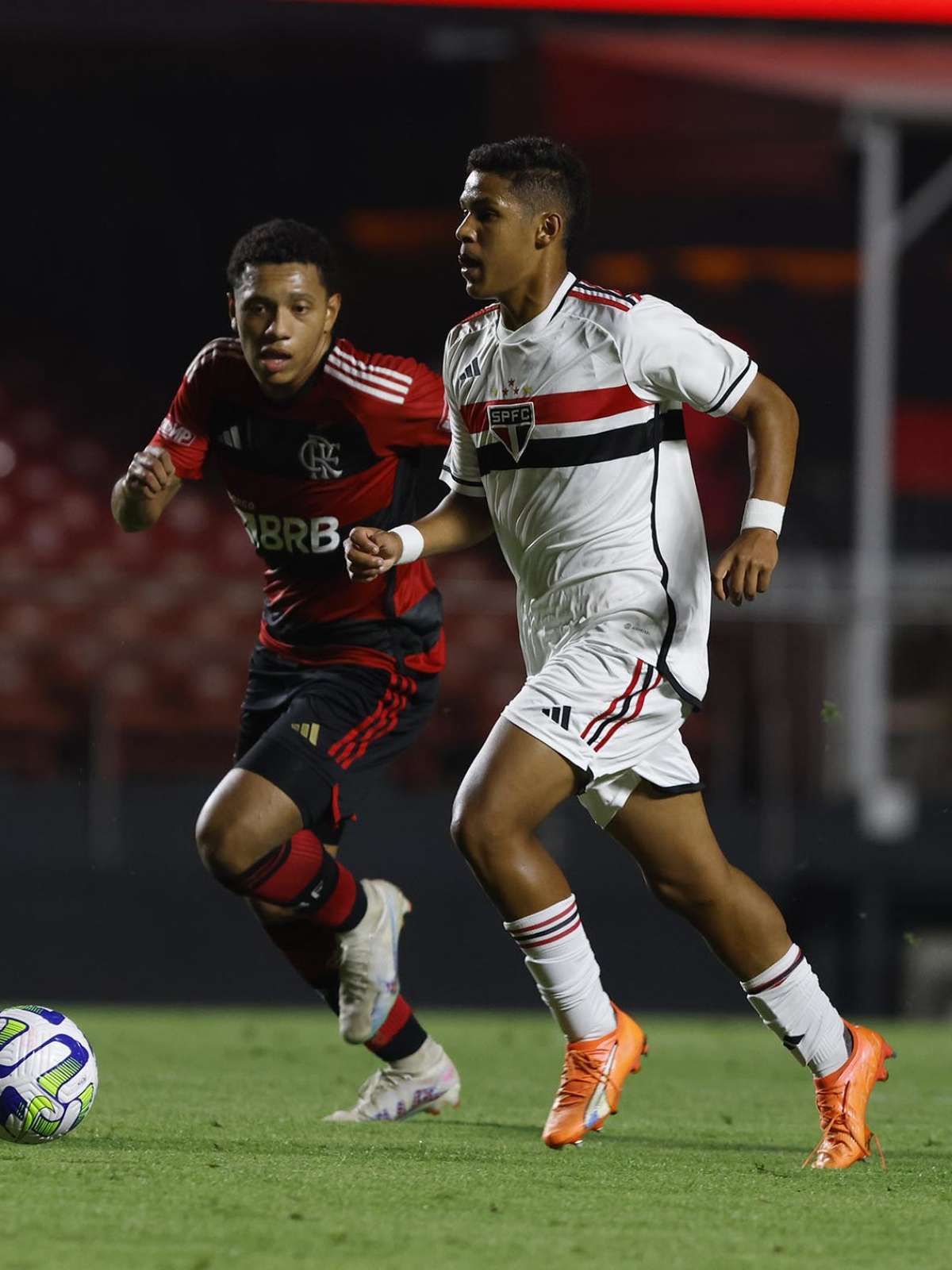 Lázaro é o oitavo campeão mundial sub-17 pela Seleção a deixar o