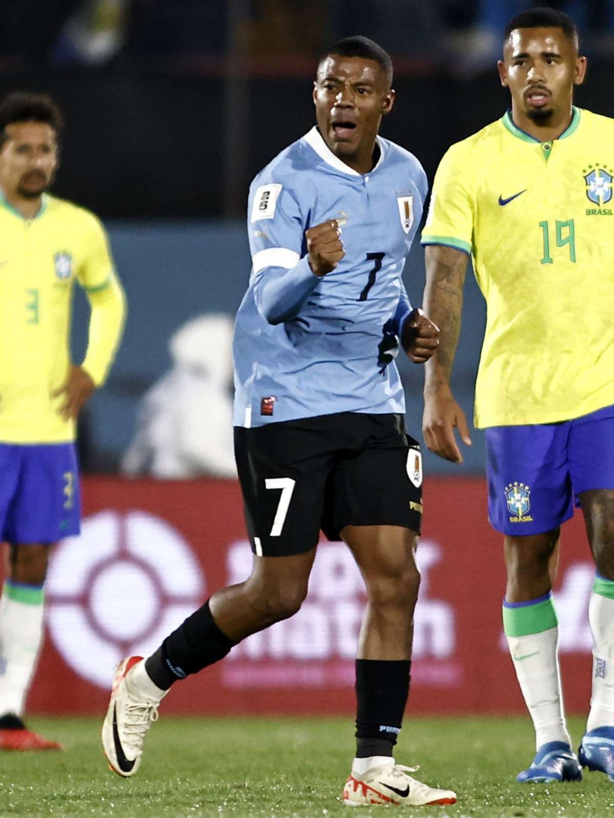 Brasil vence Uruguai em Montevidéu e mantém 100% de aproveitamento - Placar  - O futebol sem barreiras para você