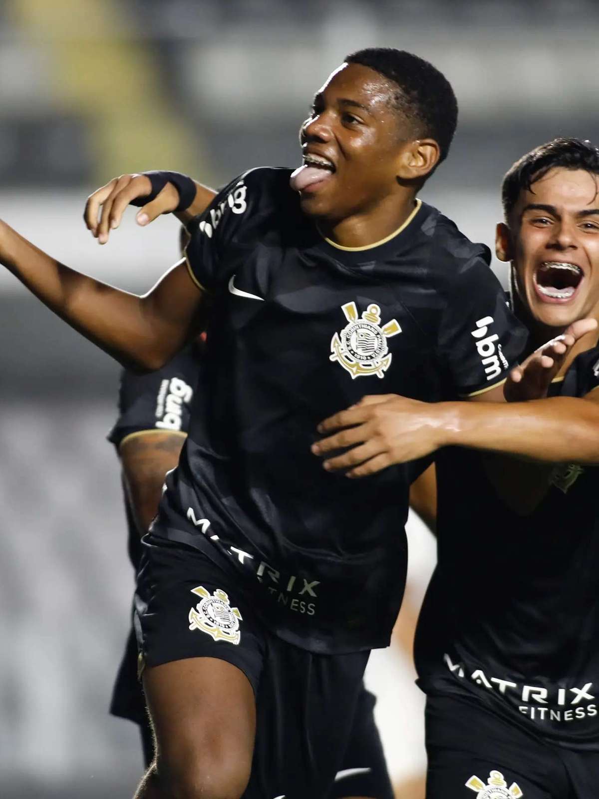 Corinthians vence Bragantino e se mantém vivo por vaga nas semifinais do Paulista  Feminino