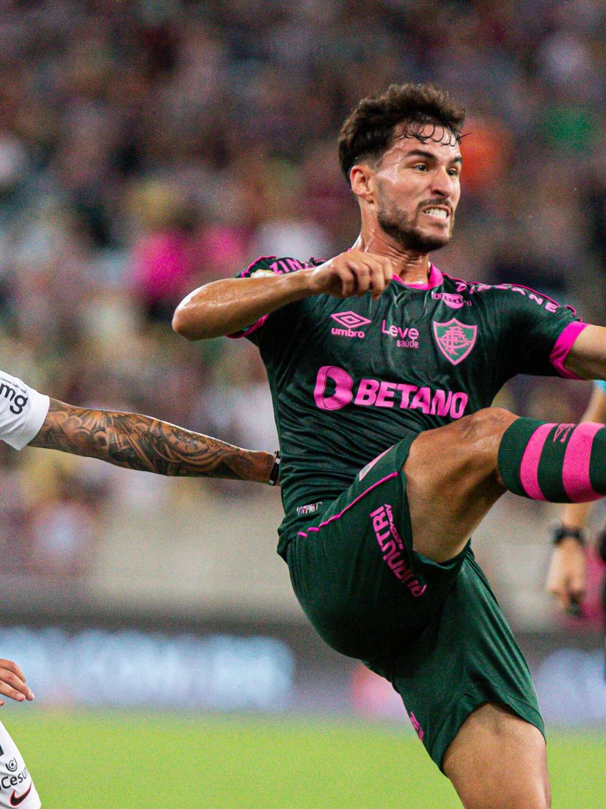 Ele não conseguiu jogar contra o Grêmio e agora preocupa a torcida do  Corinthians