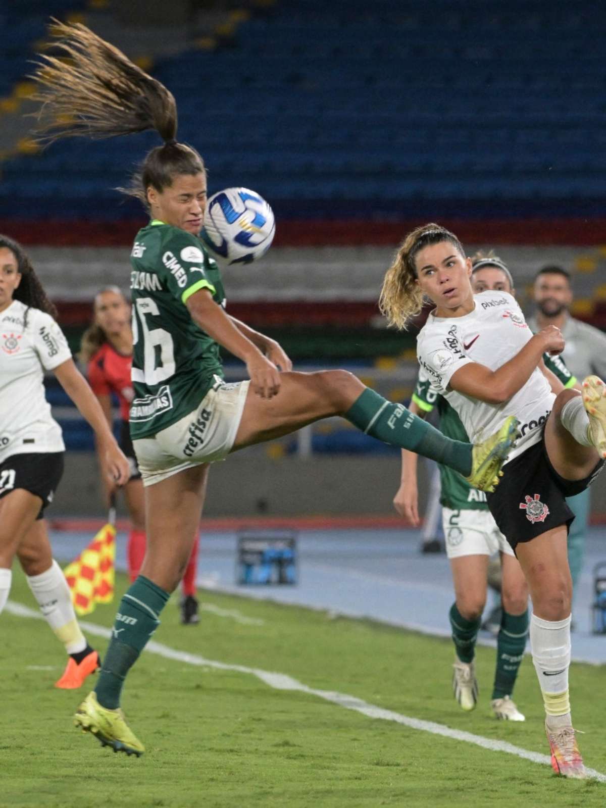 Torcedores mogianos aproveitam jogos do Corinthians Feminino no Nogueirão