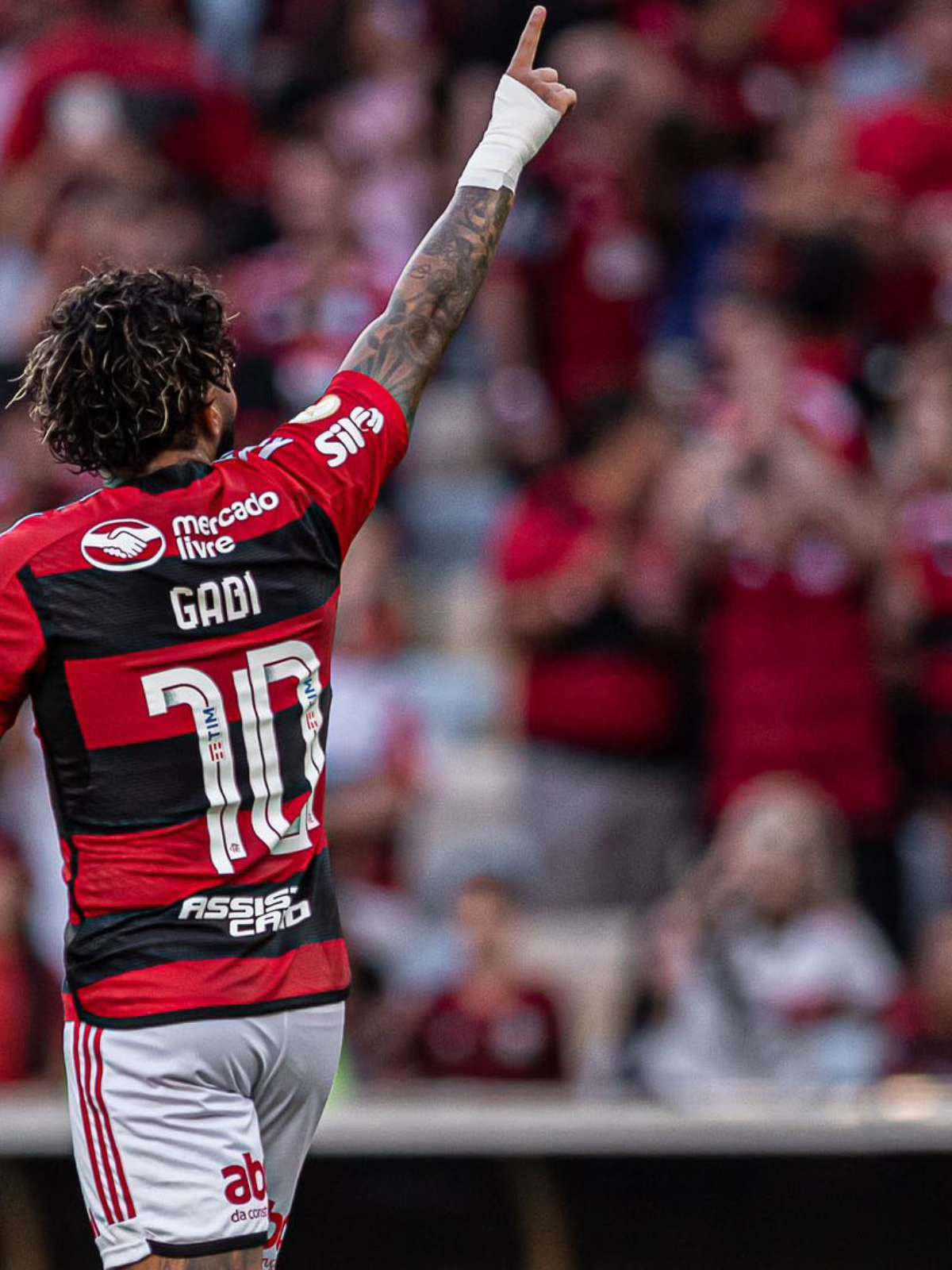 Confronto milionário, descubra o salário de Gabigol no Flamengo e