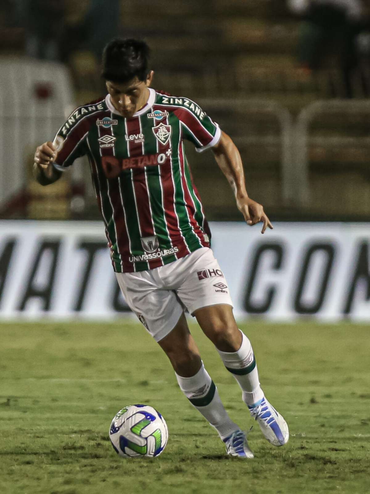 Fluminense larga atrás, mas se recupera e vence o Goiás com autoridade no  Raulino de Oliveira, Fluminense