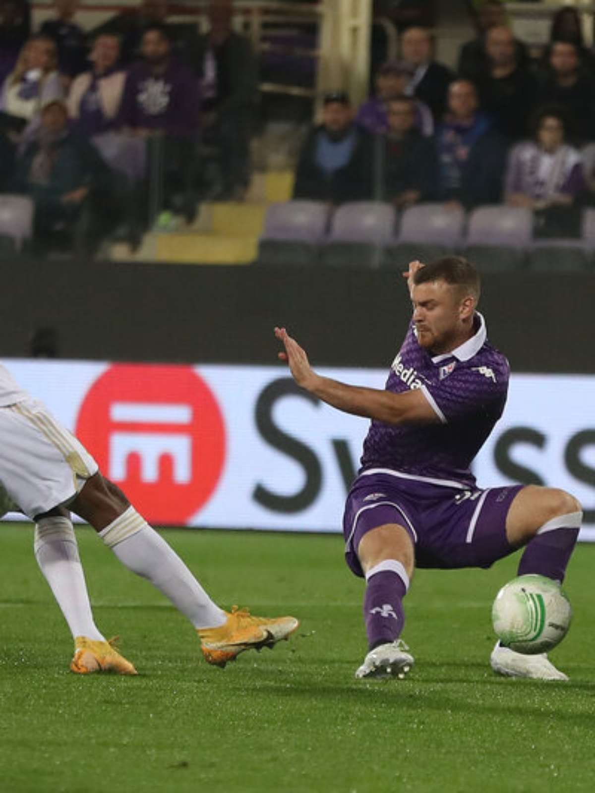 Afastando desconfianças, a Fiorentina goleou o Cukaricki e