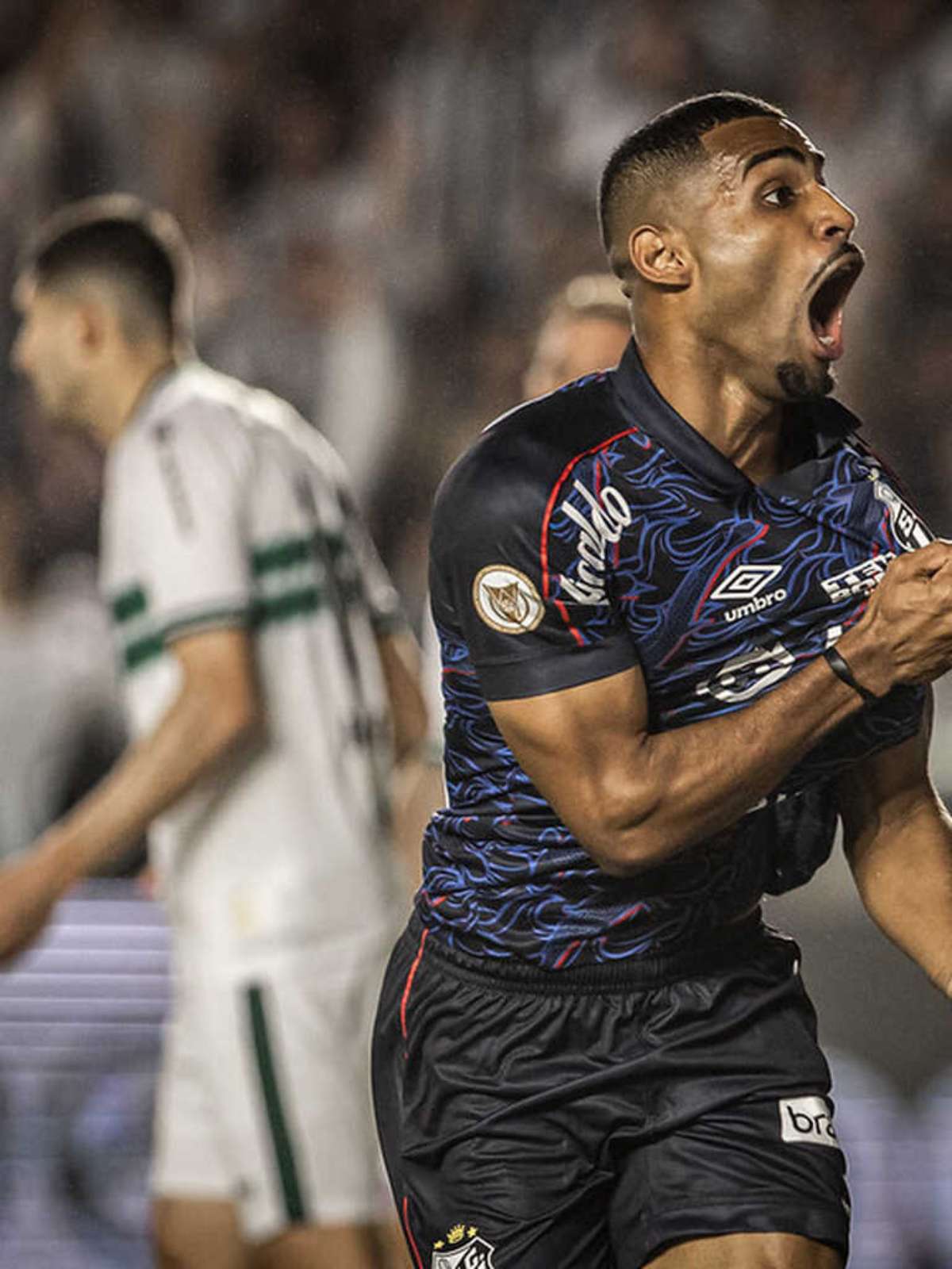 Em jogo dramático, Santos vence Coritiba e sai do Z-4