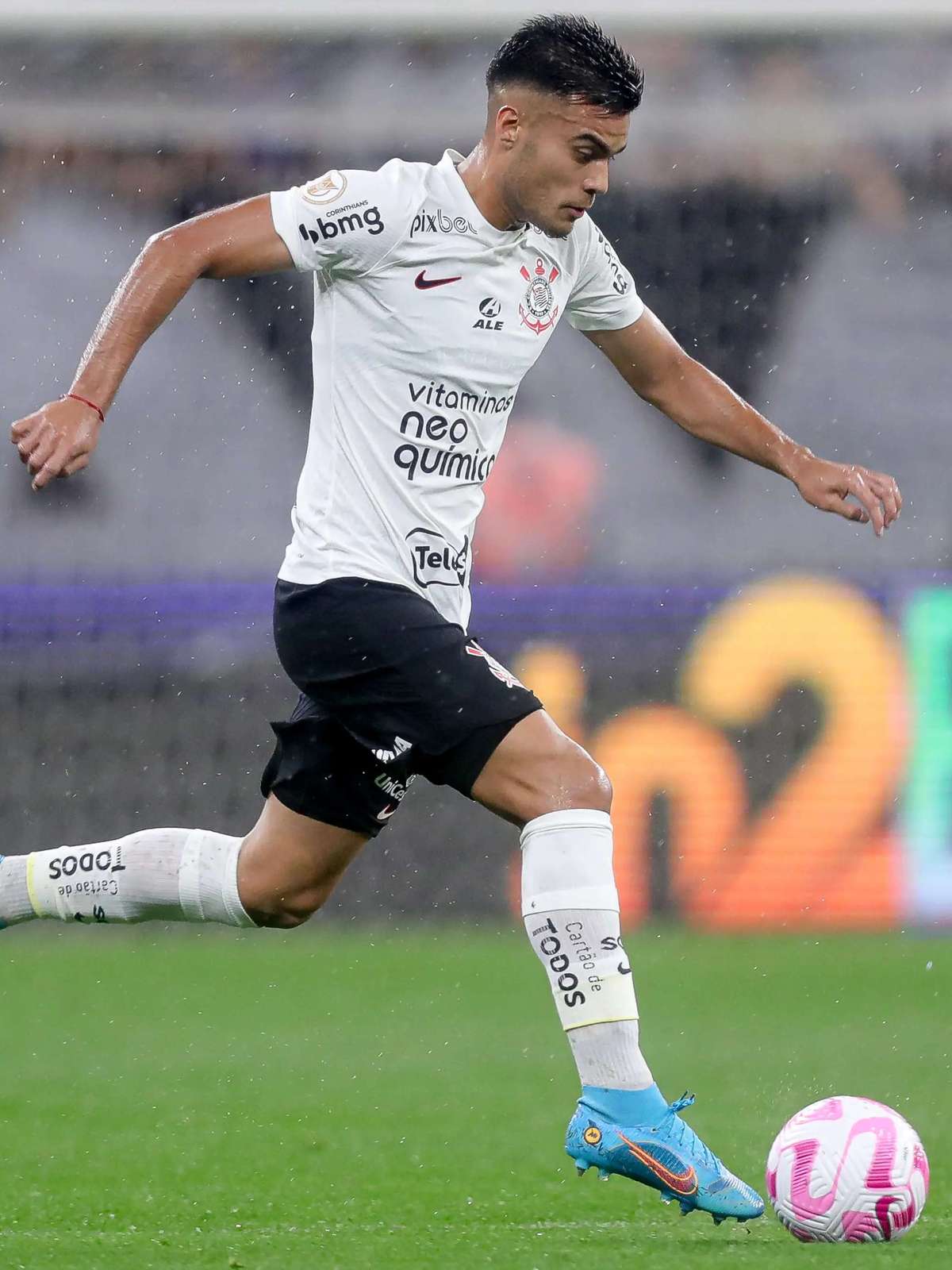 Corinthians chega na Arena do Grêmio com dois desfalques e um time de  pendurados; confira os nomes