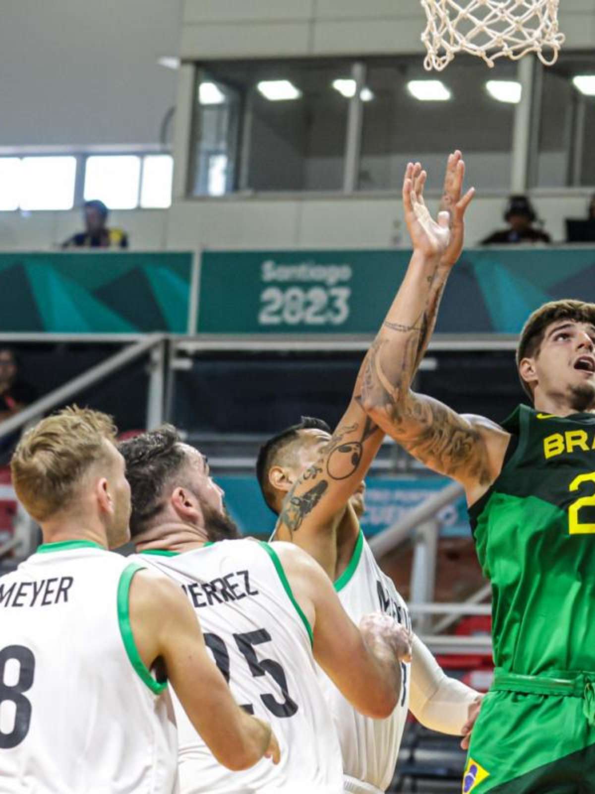 Brasil vence o México e estreia com vitória no Basquete Masculino