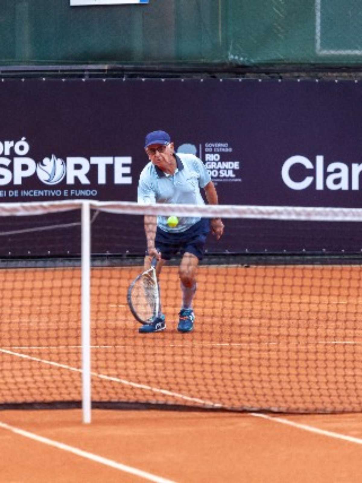 Paranaense faz história e bate o tenista número 2 do mundo em Roland Garros