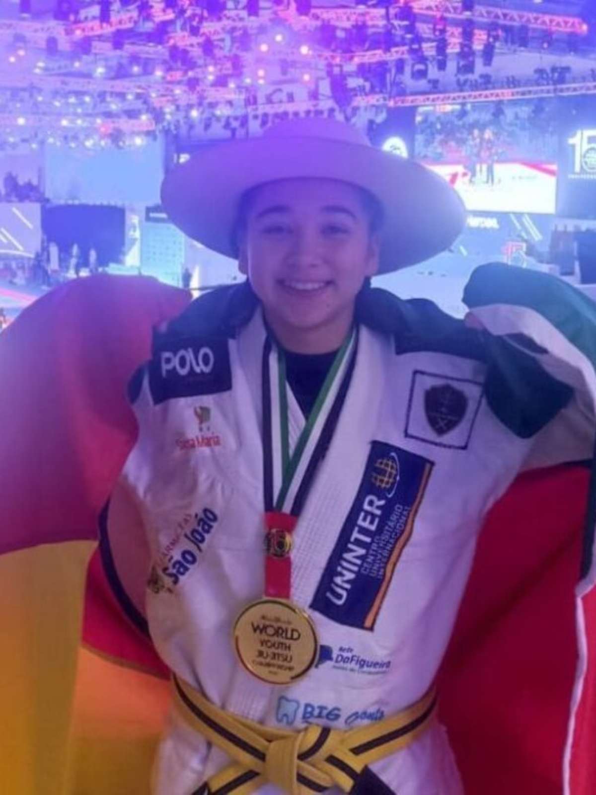 Jovem brasileira se torna primeira atleta da história a ganhar tríade  mundial no Jiu Jitsu - GAZ - Notícias de Santa Cruz do Sul e Região