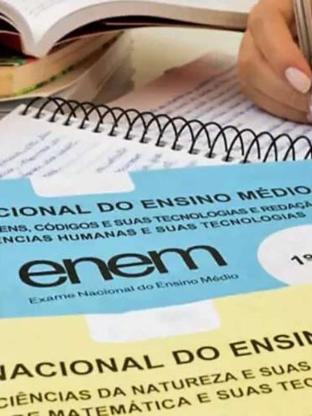 O que a Dora usa na prova de matemática? - Charada e Resposta