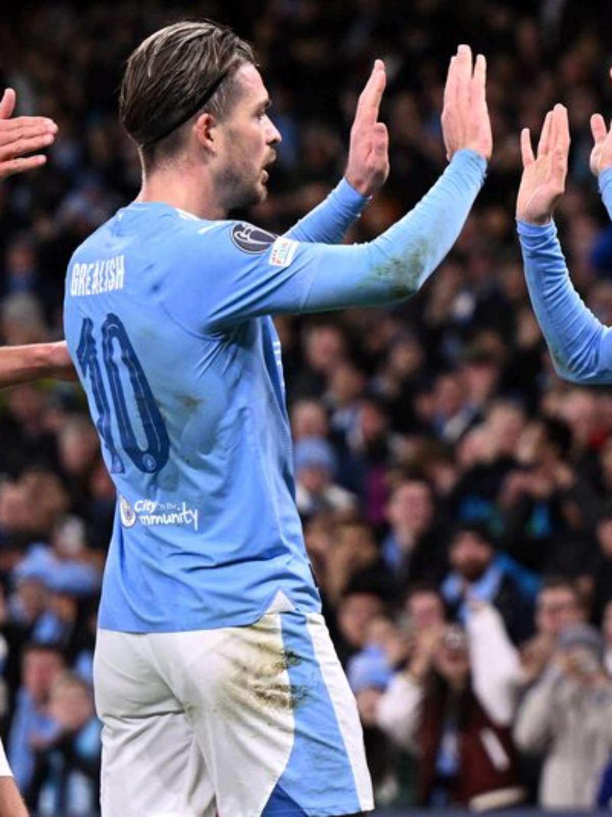 Manchester City vence Estrela Vermelha de virada na Champions