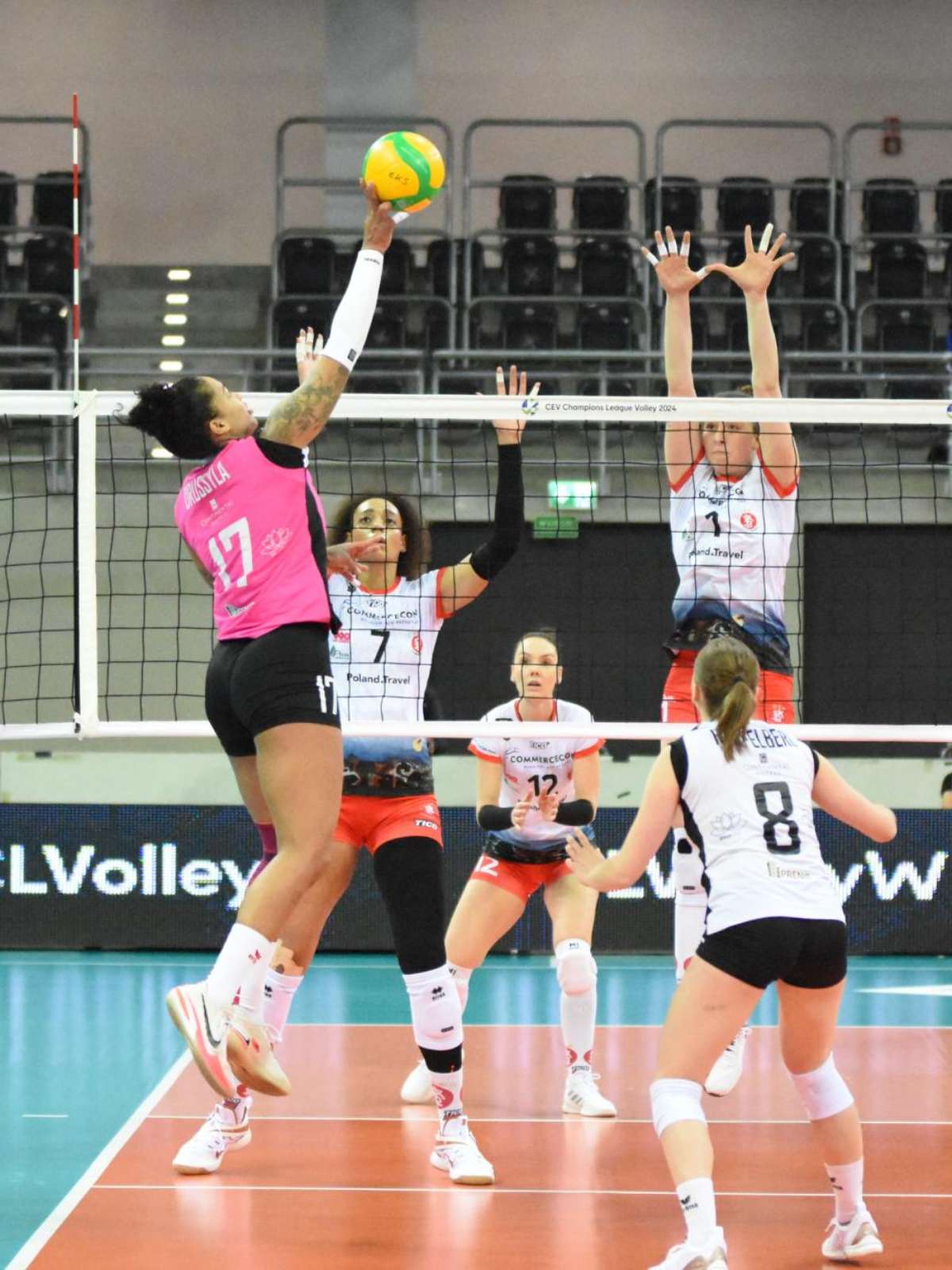 Eczacibasi quebra tabu contra o Vakifbank e é tricampeão do Mundial de  Clubes