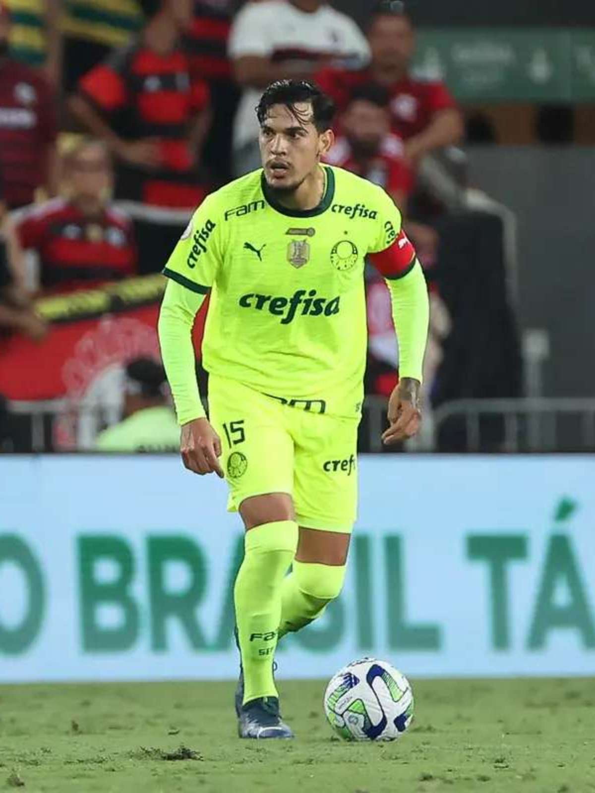 Ex-Vitória, atacante do Palmeiras será julgado por expulsão contra