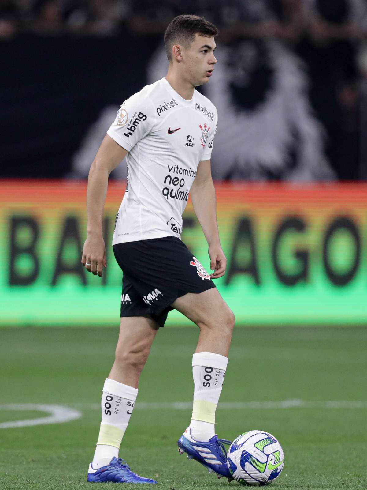 Gabriel Moscardo faz 18 anos e Corinthians pode negociar jogador