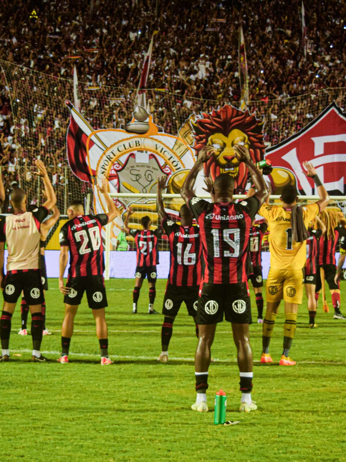 Seis jogadores do Vitória na seleção da 8ª rodada da Série B