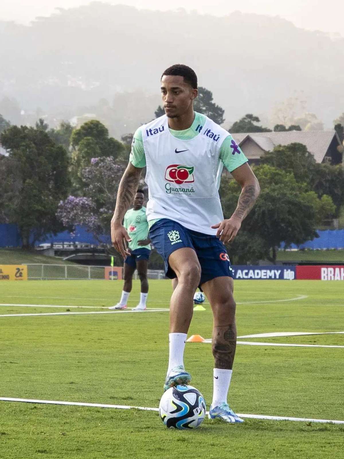 Joãozinho fala sobre colegas de equipe com Covid-19 e jogo adiado na volta  do Campeonato Russo, futebol