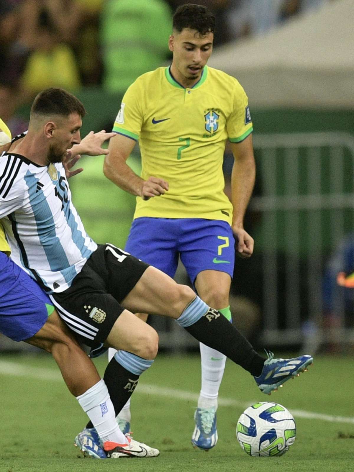 Pau cantou' e catimba em empate de Brasil x Argentina; veja reações -  16/11/2021 - UOL Esporte