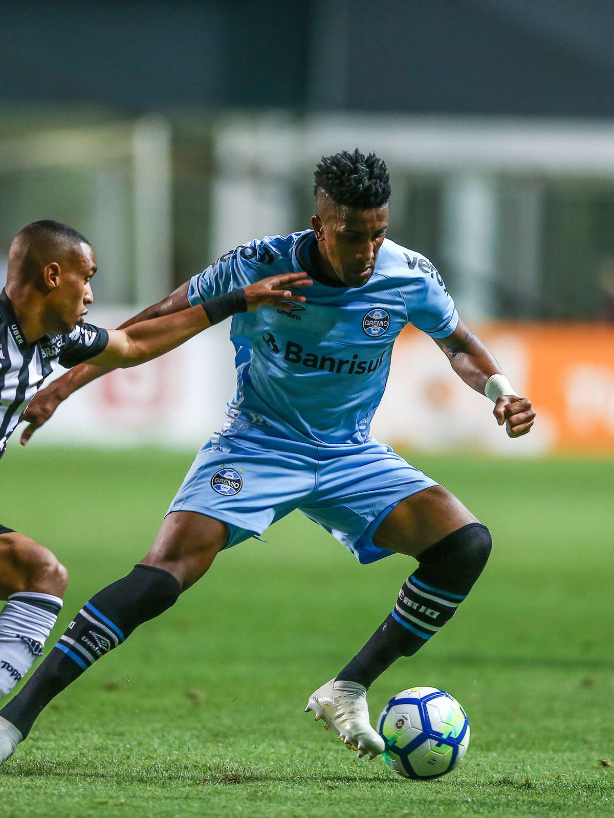 Grêmio mostra força, vence o Atlético-MG em BH e cola no G4 - Lance - R7  Futebol