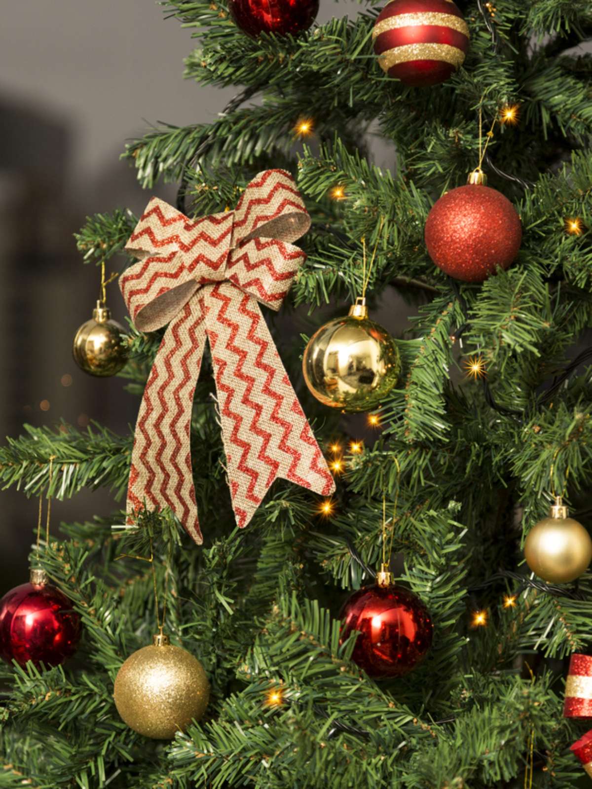 Árvore de Natal Grande com Presentes - Porto de Magia