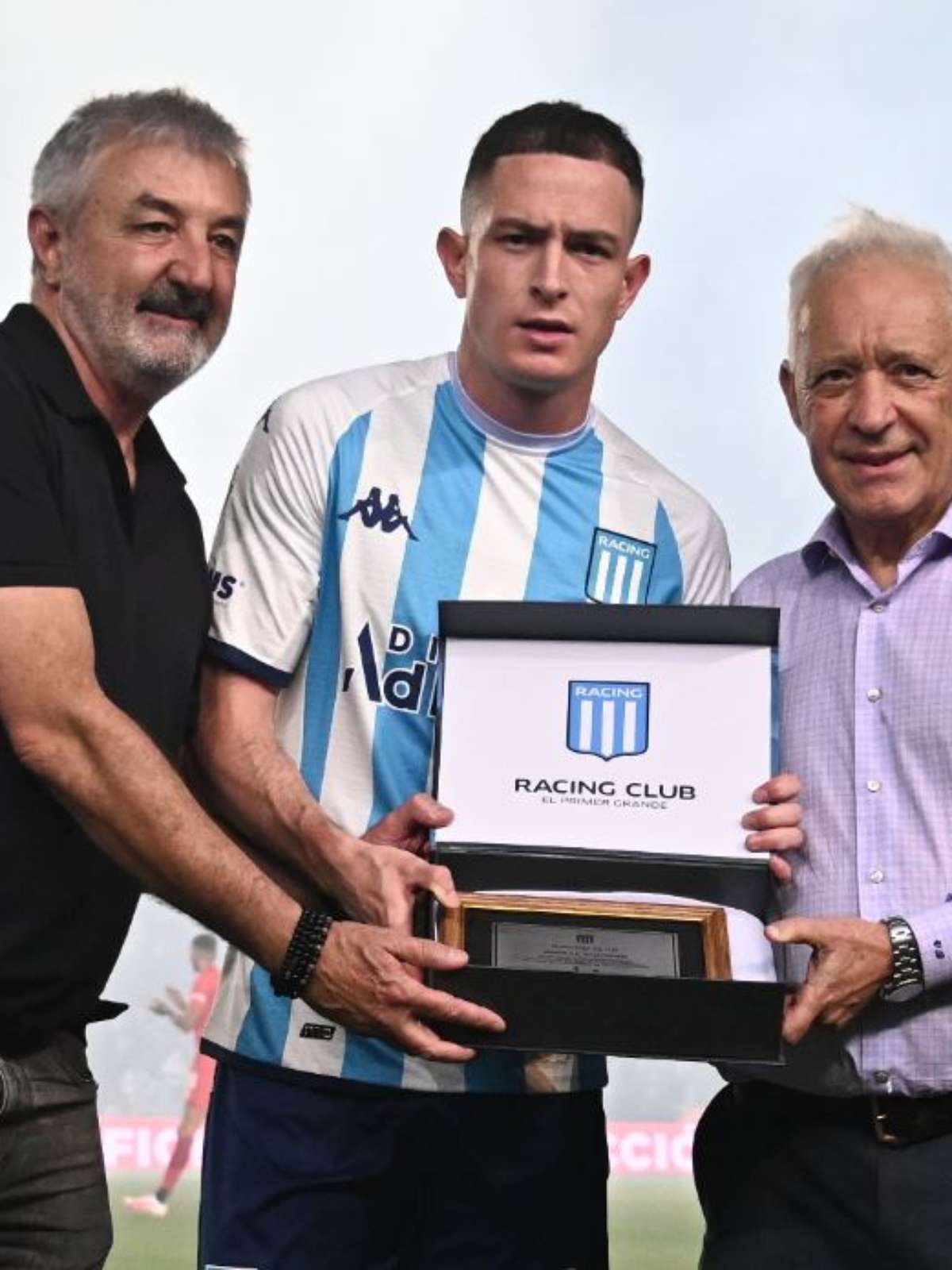 Reforço do Palmeiras, Aníbal Moreno é ovacionado em homenagem do Racing;  veja