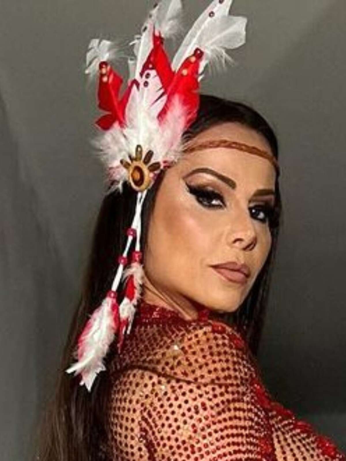 Viviane Araujo abusa da transparência e esbanja beleza em novas fotos