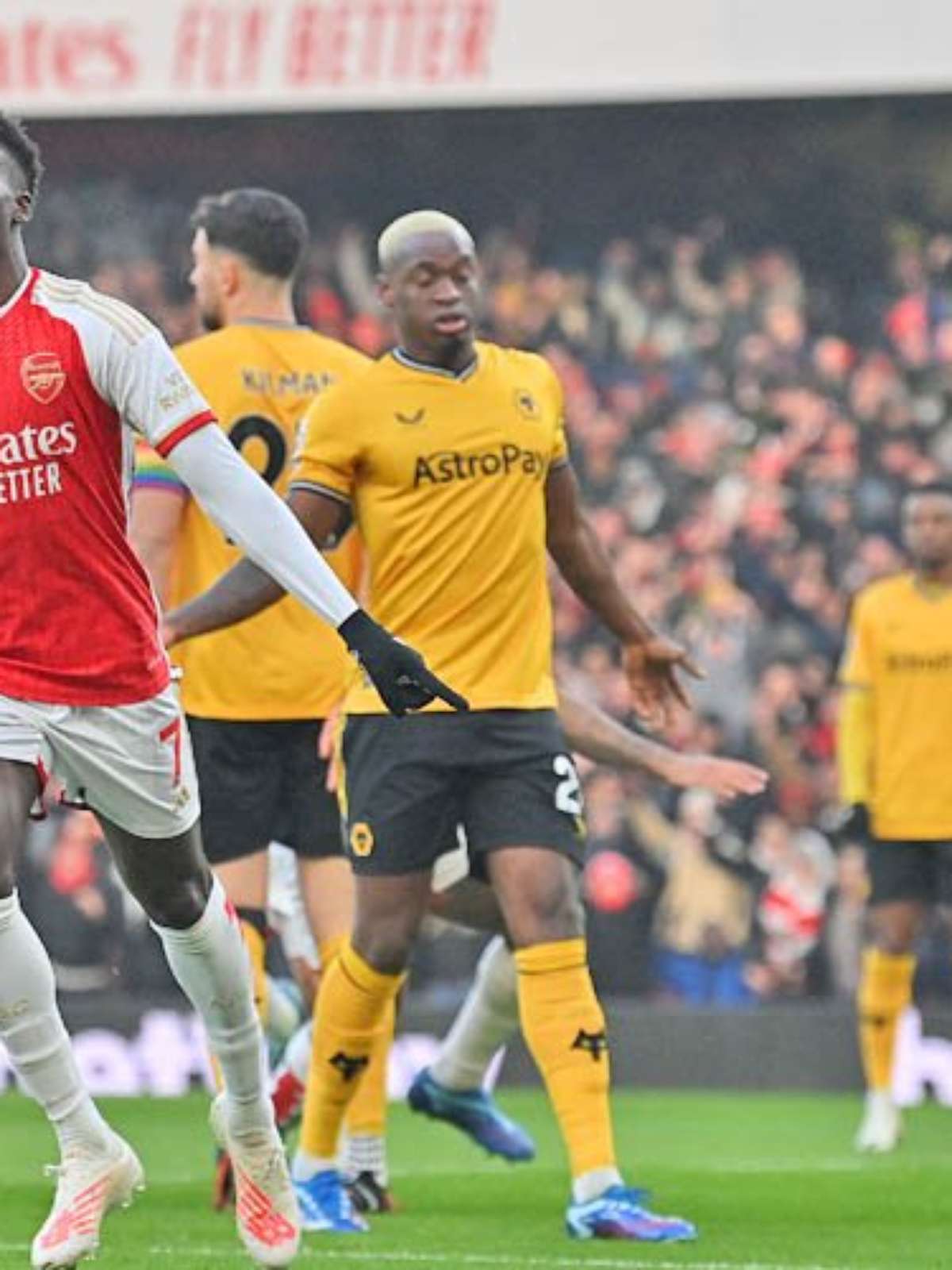 Líder Arsenal sofre para vencer em Luton, Wolves volta às vitorias