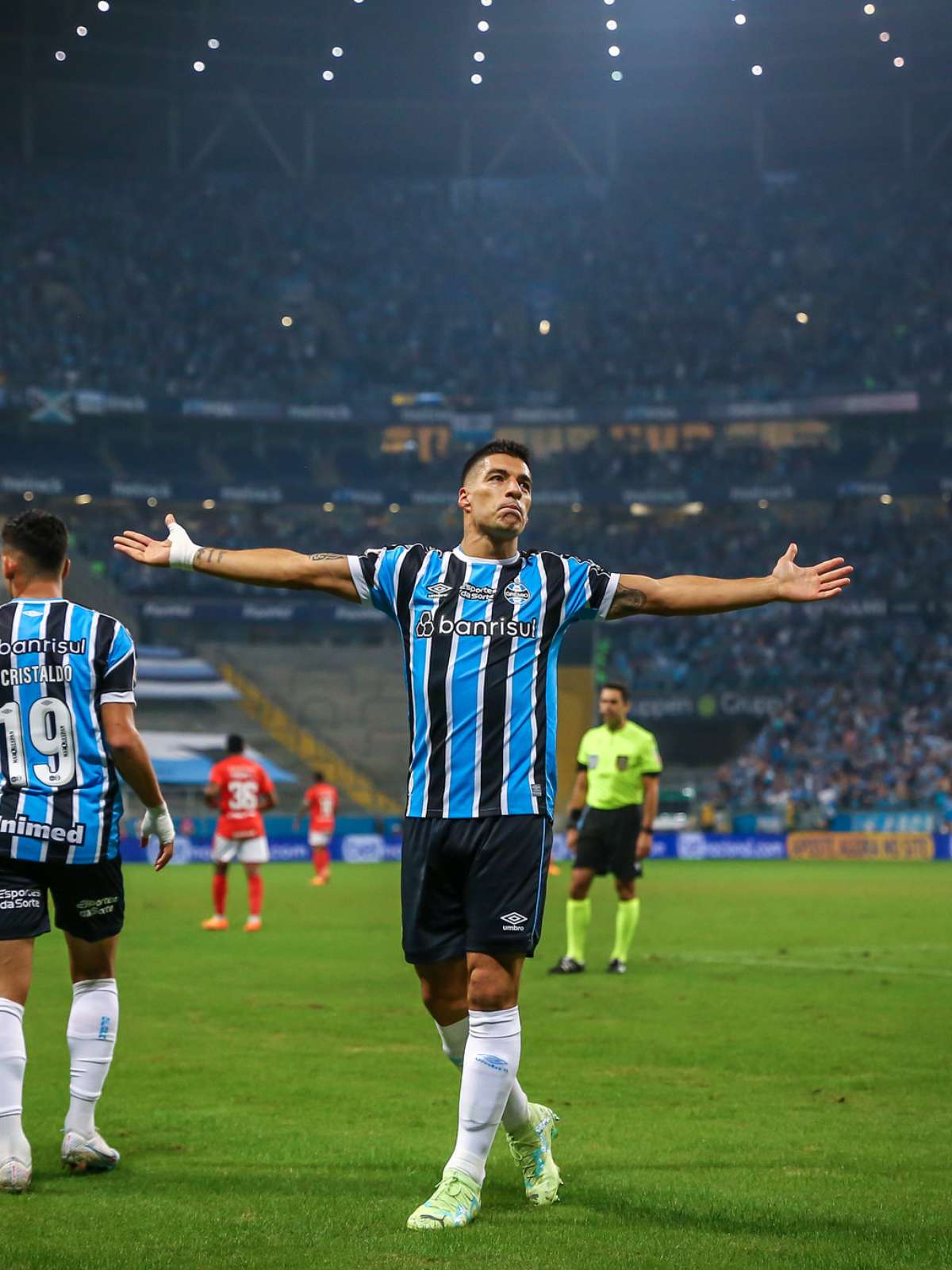 Suárez responde se deixaria o Grêmio para jogar com Messi na MLS