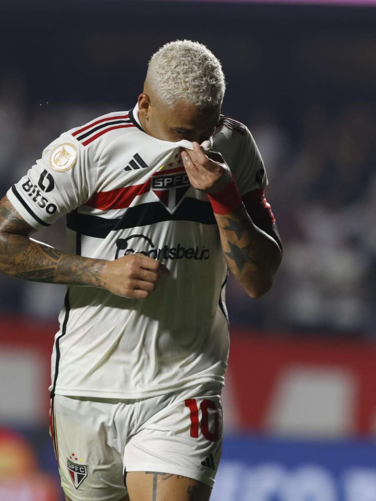 Se não precisa da Libertadores para ser campeão mundial, o São Paulo é  tetra, alfineta Cicinho