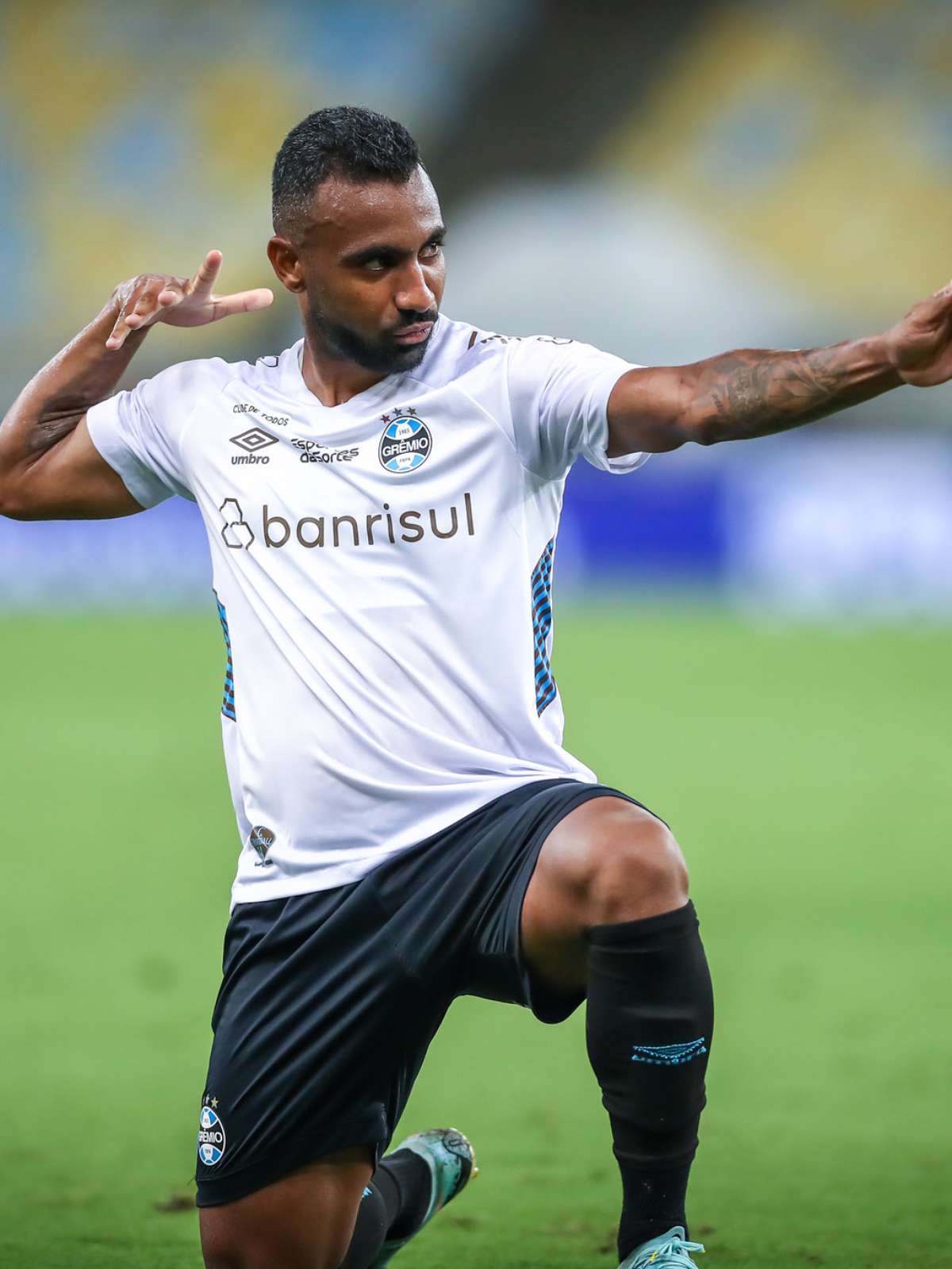 Santos negocia ida de Soteldo para o Grêmio por empréstimo