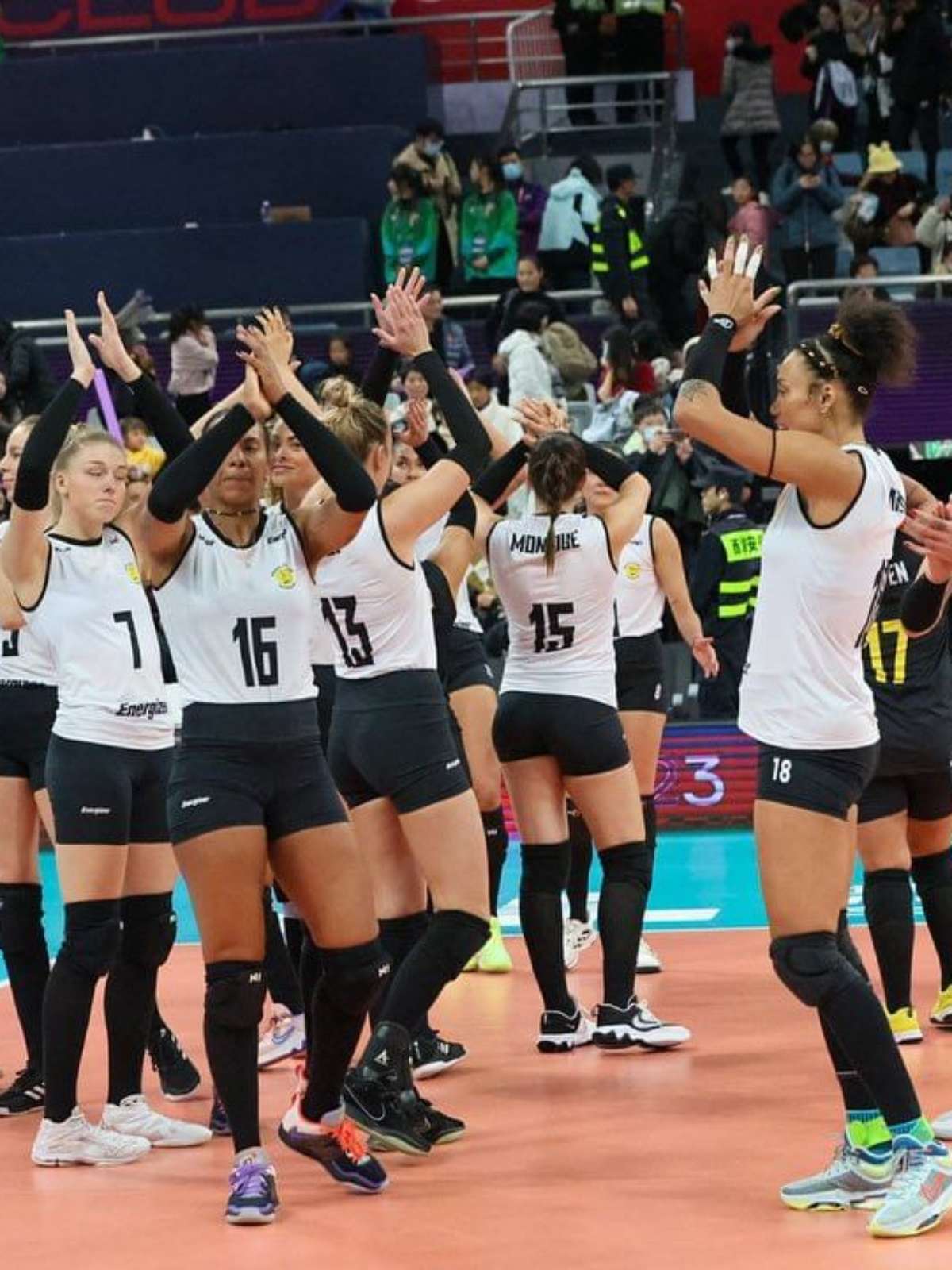 Eczacibasi quebra tabu contra o Vakifbank e é tricampeão do Mundial de  Clubes