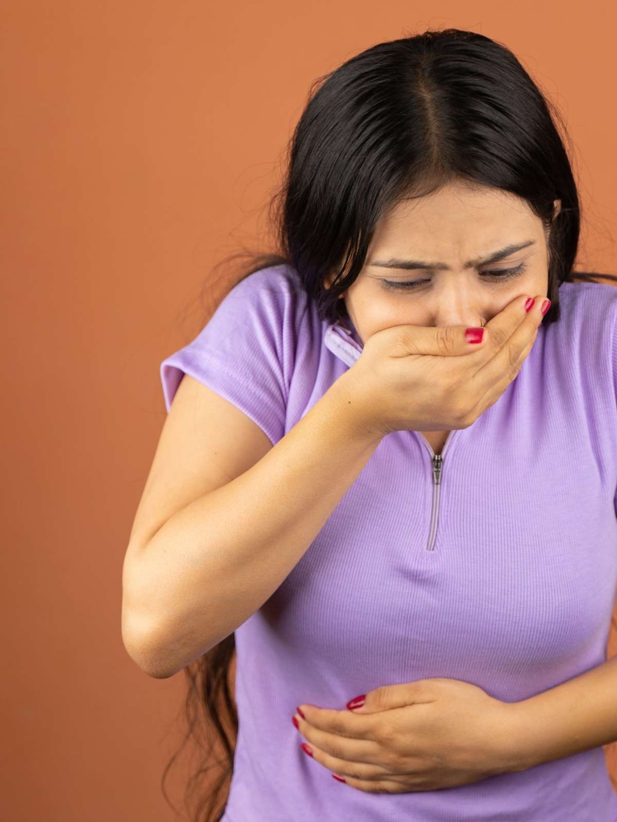 É normal ter vontade de vomitar depois de comer?