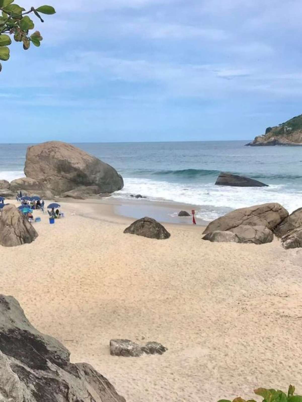 Conheça as praias de nudismo mais famosas do Brasil