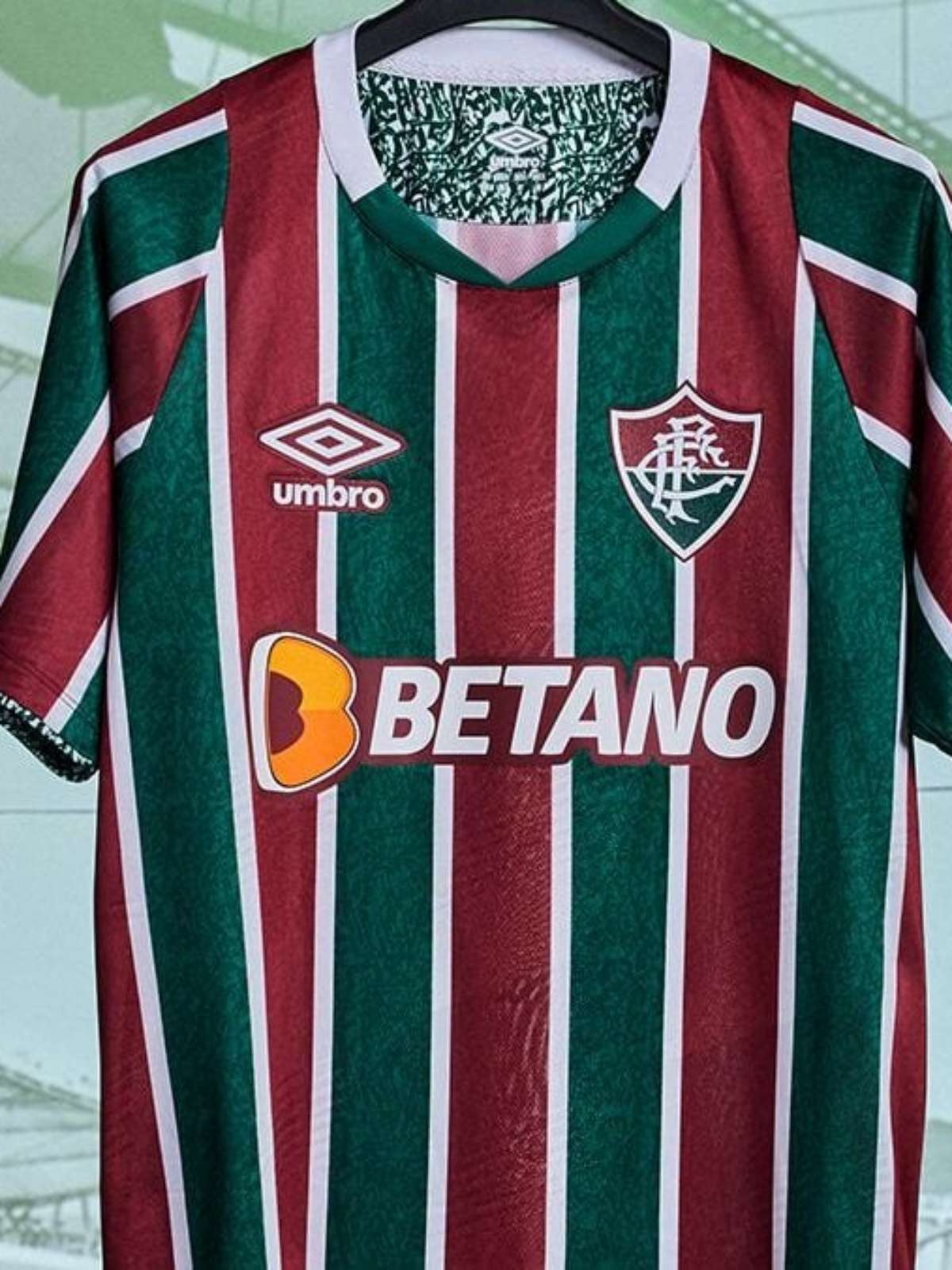 Fluminense e Umbro apresentam a nova camisa tricolor para a temporada 2024  — Fluminense Football Club