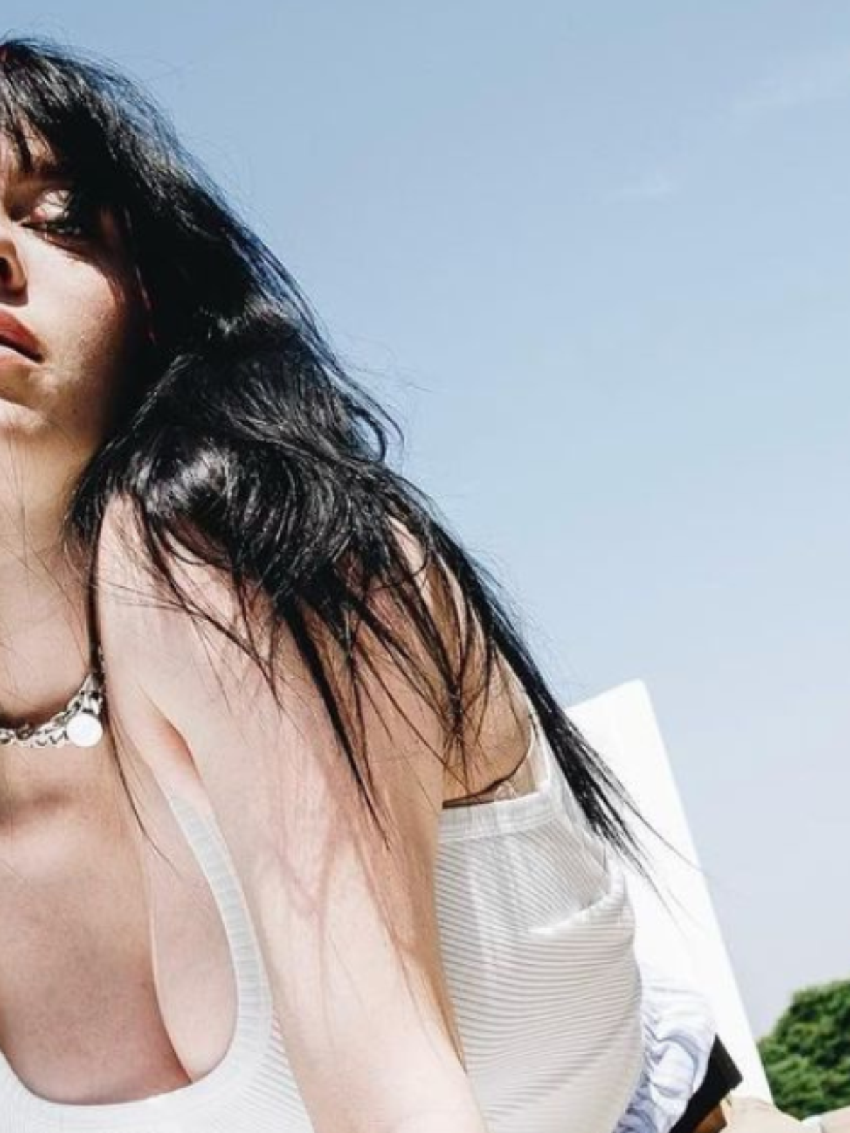 Billie Eilish toca faixas do novo álbum em festa no Coachella