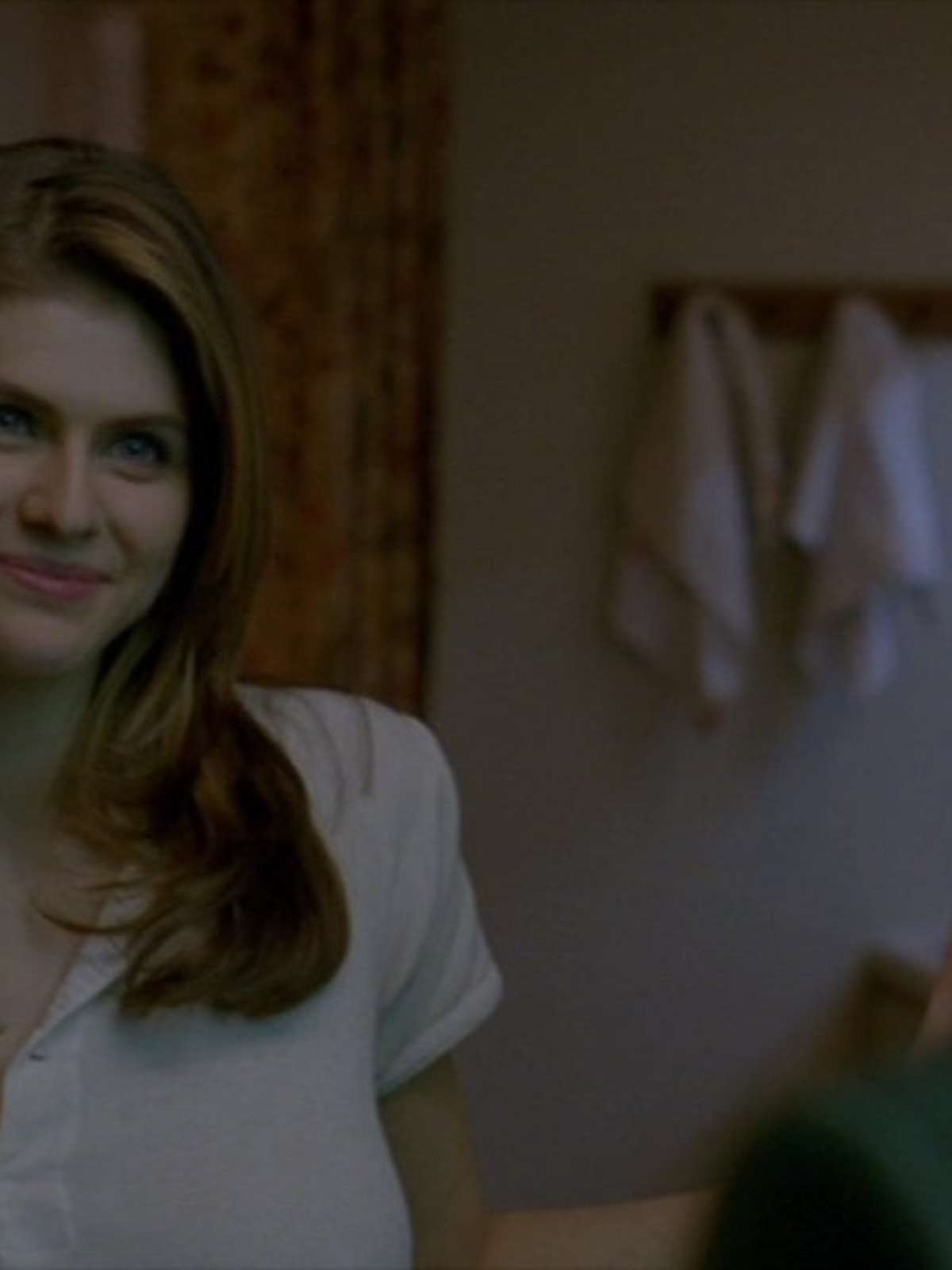 Alexandra Daddario não tem problemas com sua nudez total em True Detective:  