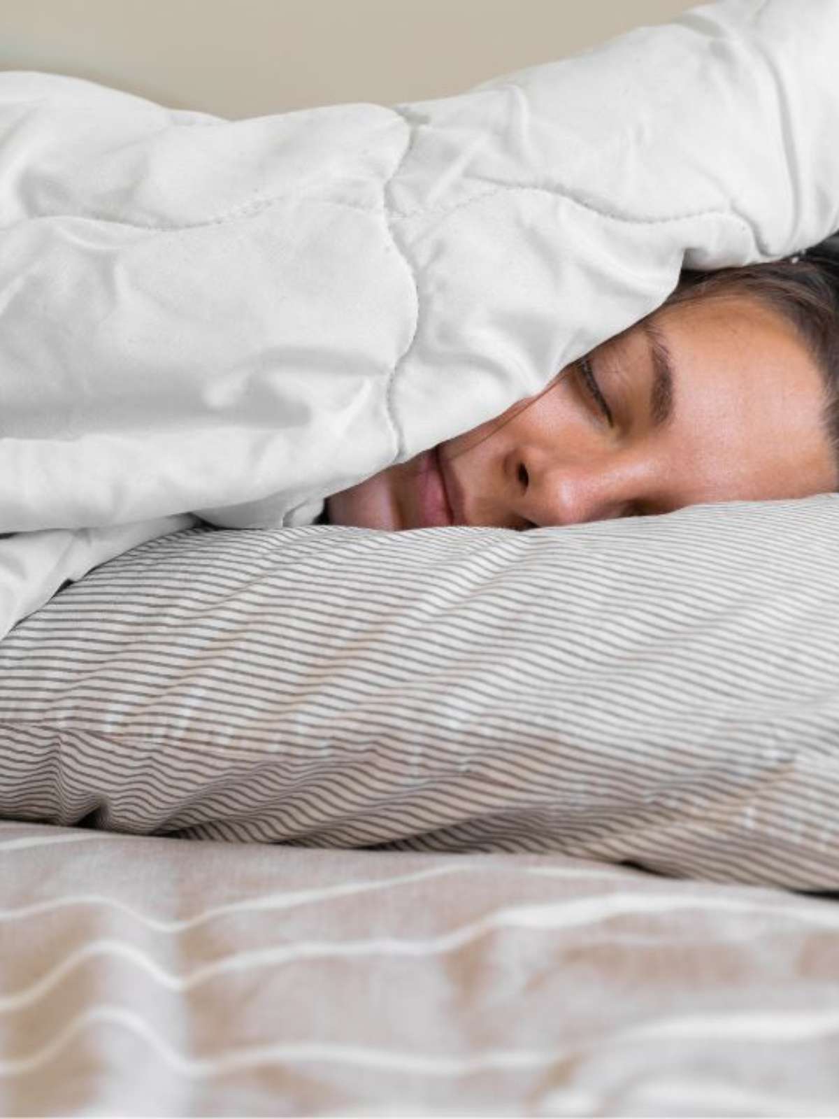 Não consegue dormir no frio? Veja dicas de especialista para ajudar