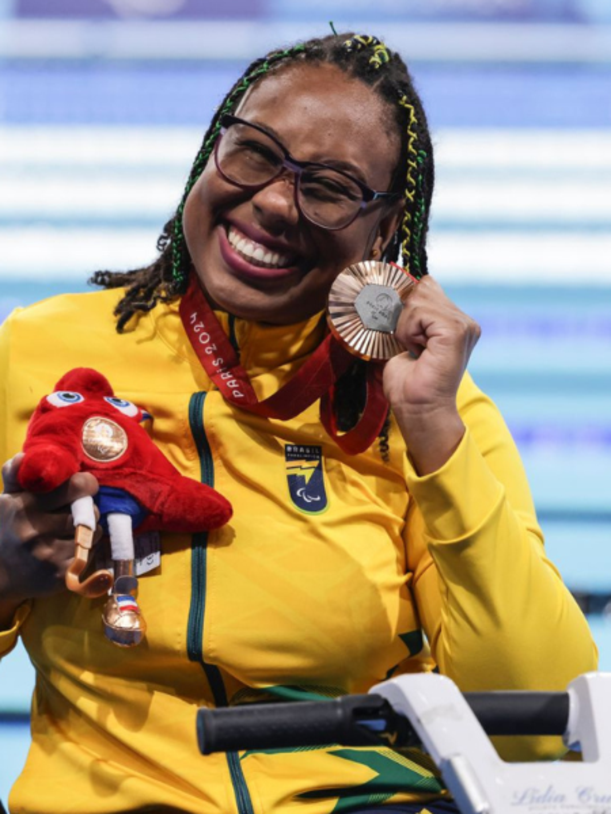 Lídia Cruz bate recorde e é bronze no 150m medley SM4