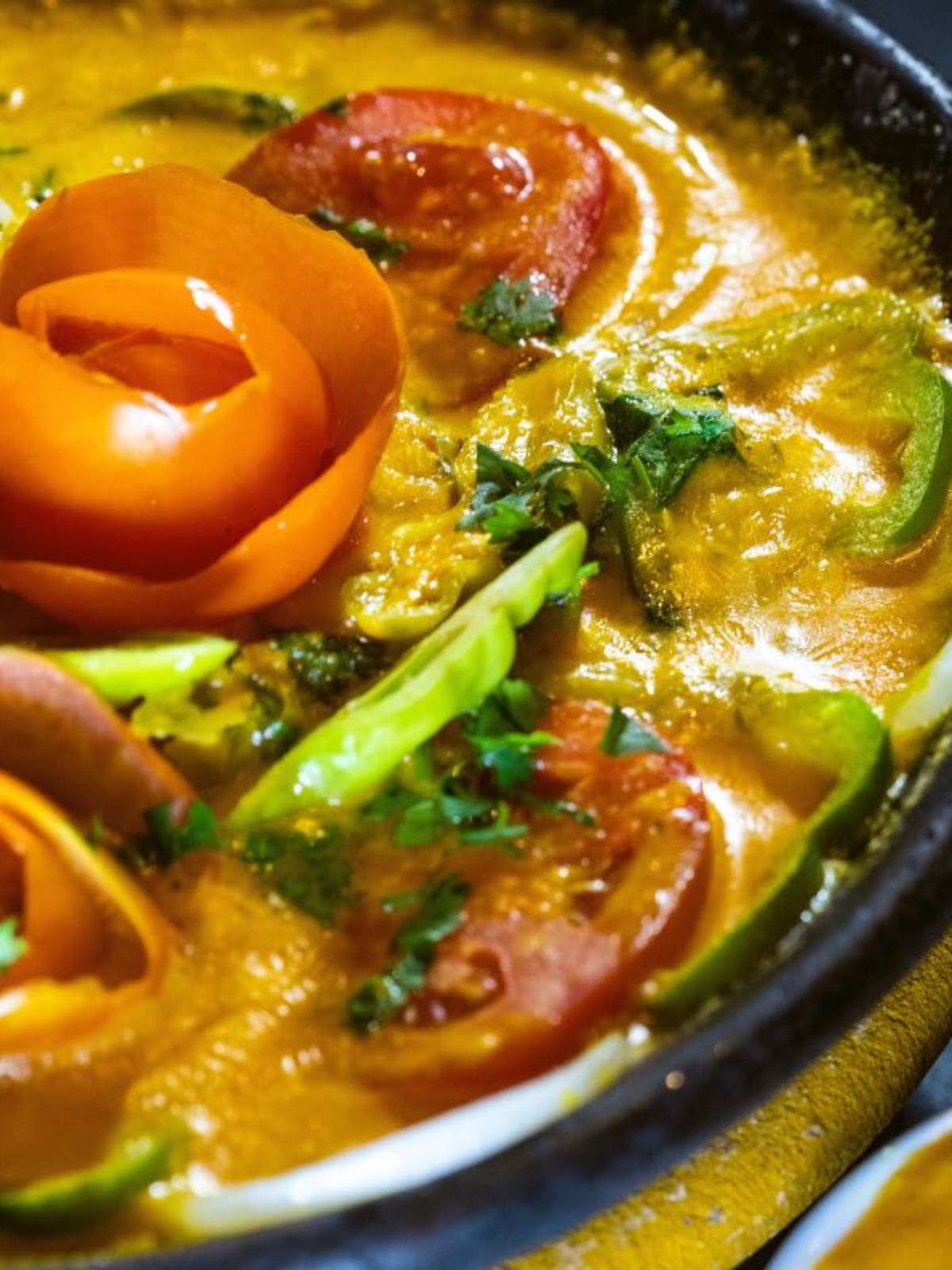 Moqueca de peixe fácil, com leite de coco e dendê: da Bahia