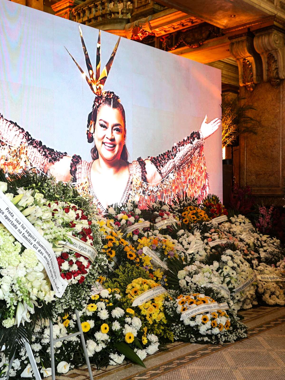 Último Adeus a Preta Gil: Lula e Famosos Homenageiam com Coroas de Flores