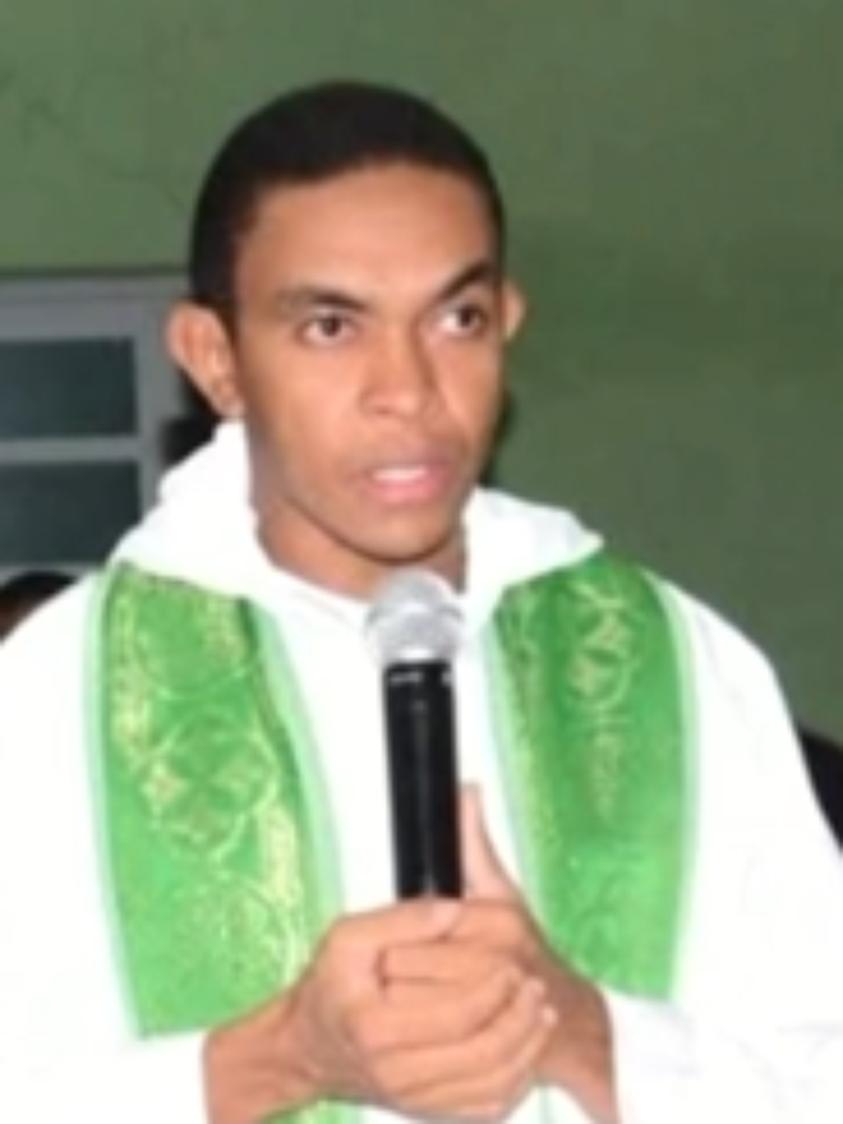 Padre afastado no Piauí após vazamento de vídeos íntimos gera polêmica