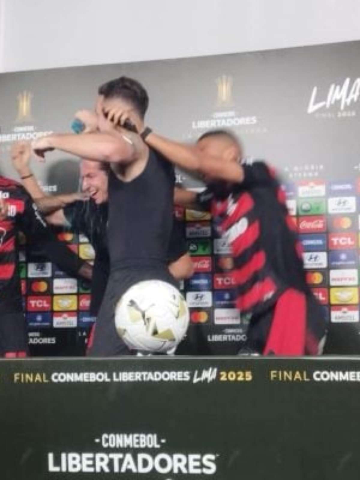 裸の大きなバブルバット